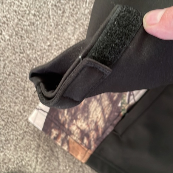 Sports Afield Pink Mossy Oak Camouflage Soft Shell Zipp-Up Jacket. - Picture 3 of 9